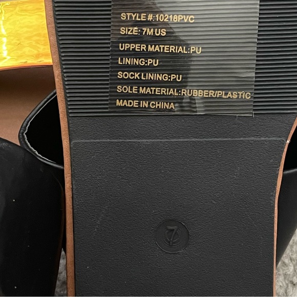 Pink and black sandals - Picture 2 of 2